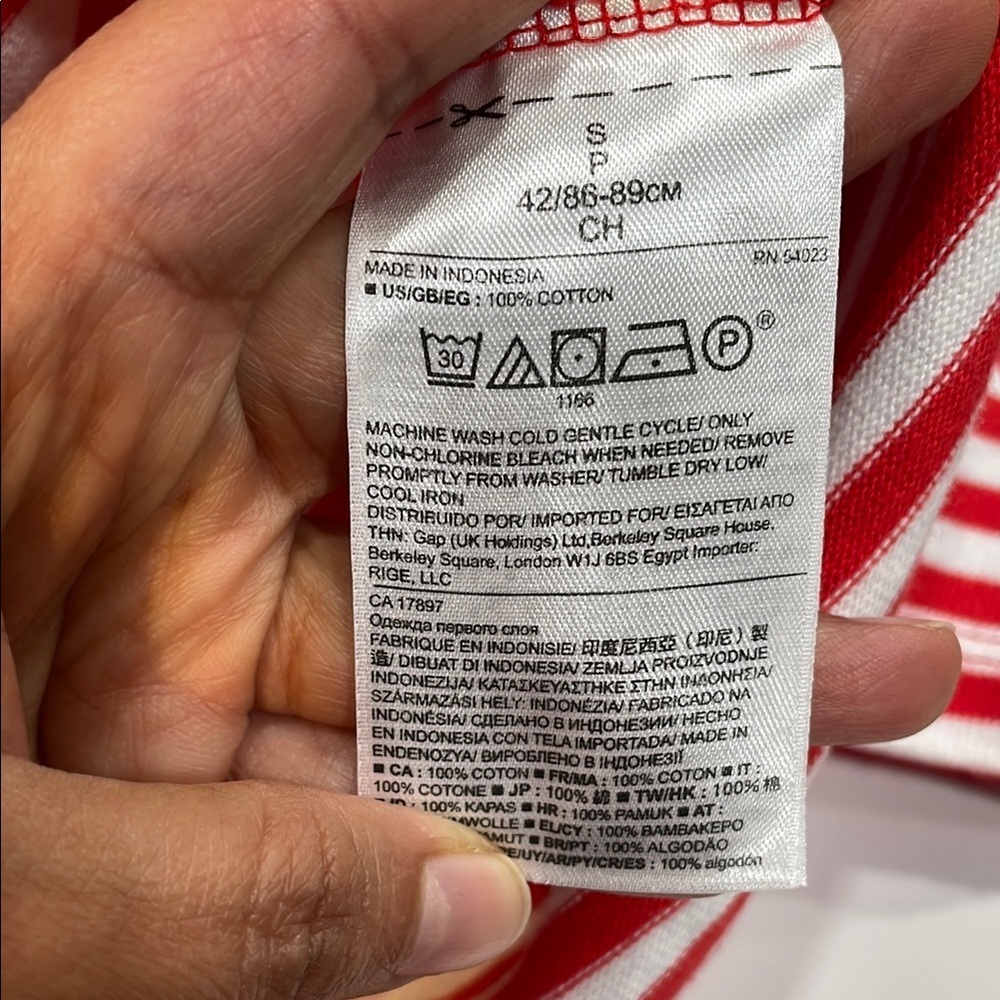 Banana Republic Red and White 3/4 Sleeve Boxy T-Shirt - Picture 2 of 3